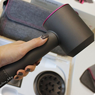 черный матовый фен Dyson